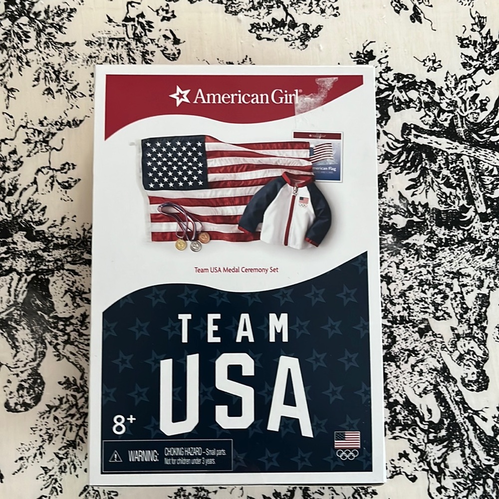 NIB | American Girl Team USA Medal Ceremony Set!! - Picture 2 of 5